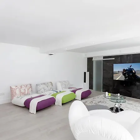 Luxury By Lodgerstrip Budget Holidays * Marbella