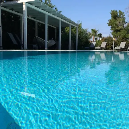 Luxury By Lodgerstrip Budget Holidays